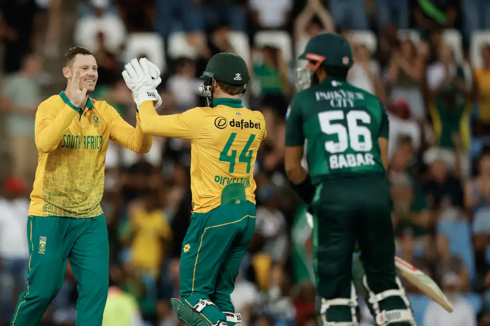 South Africa Battle Pakistan on Day 4